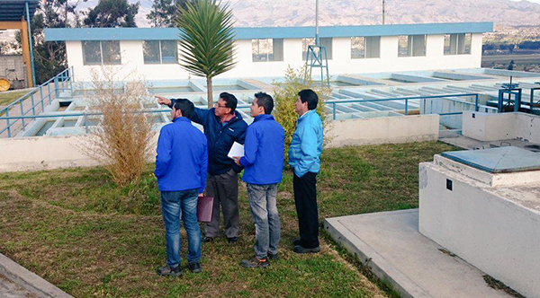 tecnicos ARCA inspeccionan fuentes de Agua en Latacunga 03